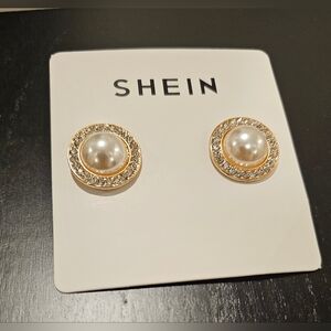 Round Pearl Blingy Earrings🤍